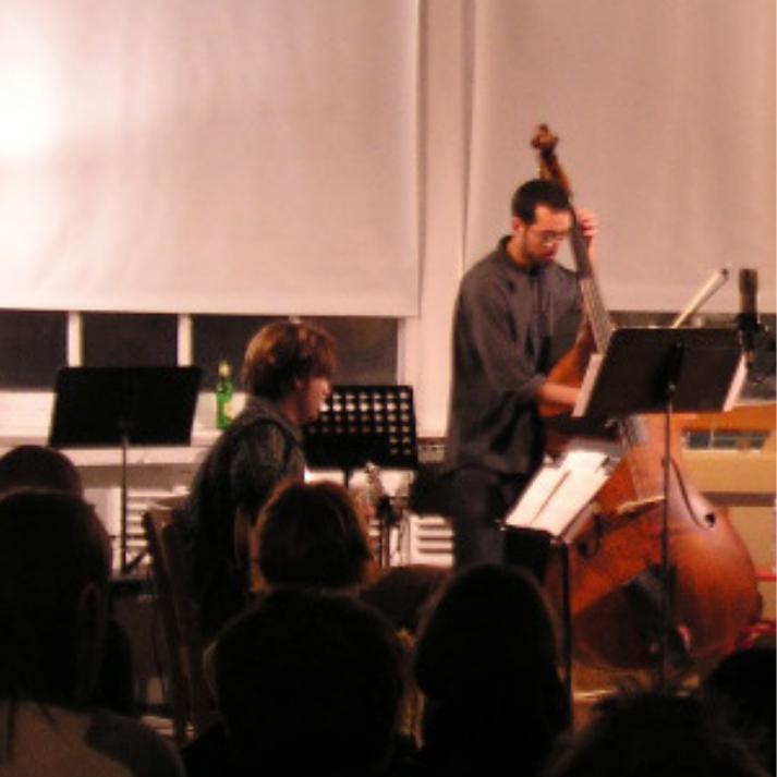 Upright bass performance
